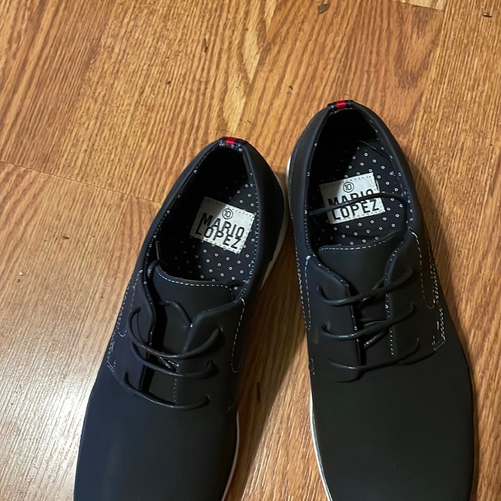 Women’s size 10 black deck shoes